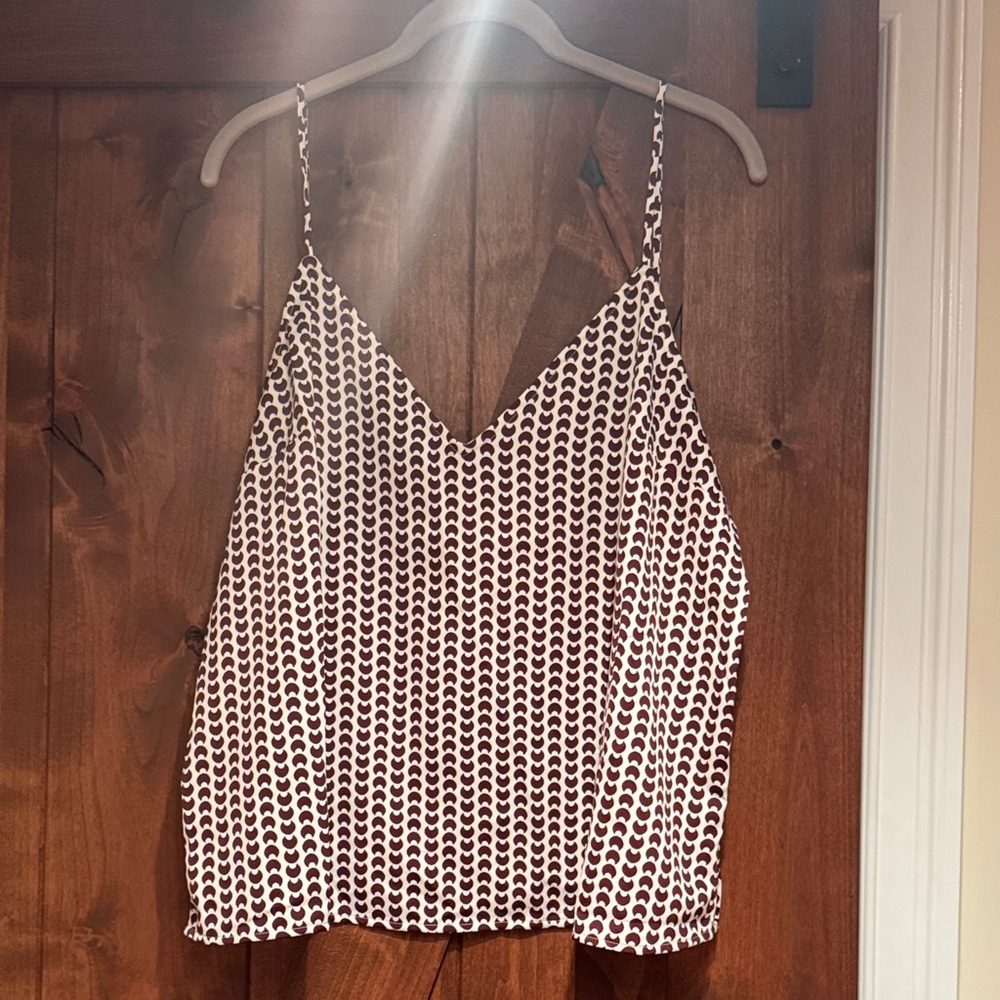 A New Day Sleeveless V-Neck Cami in White and Burgundy Print